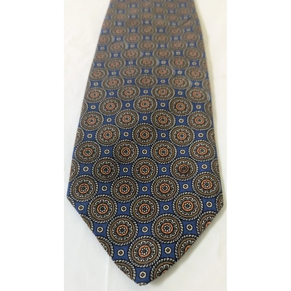 John Comfort Vintage Geometric Medallion Silk Tie Blue Made in England 58 x 3